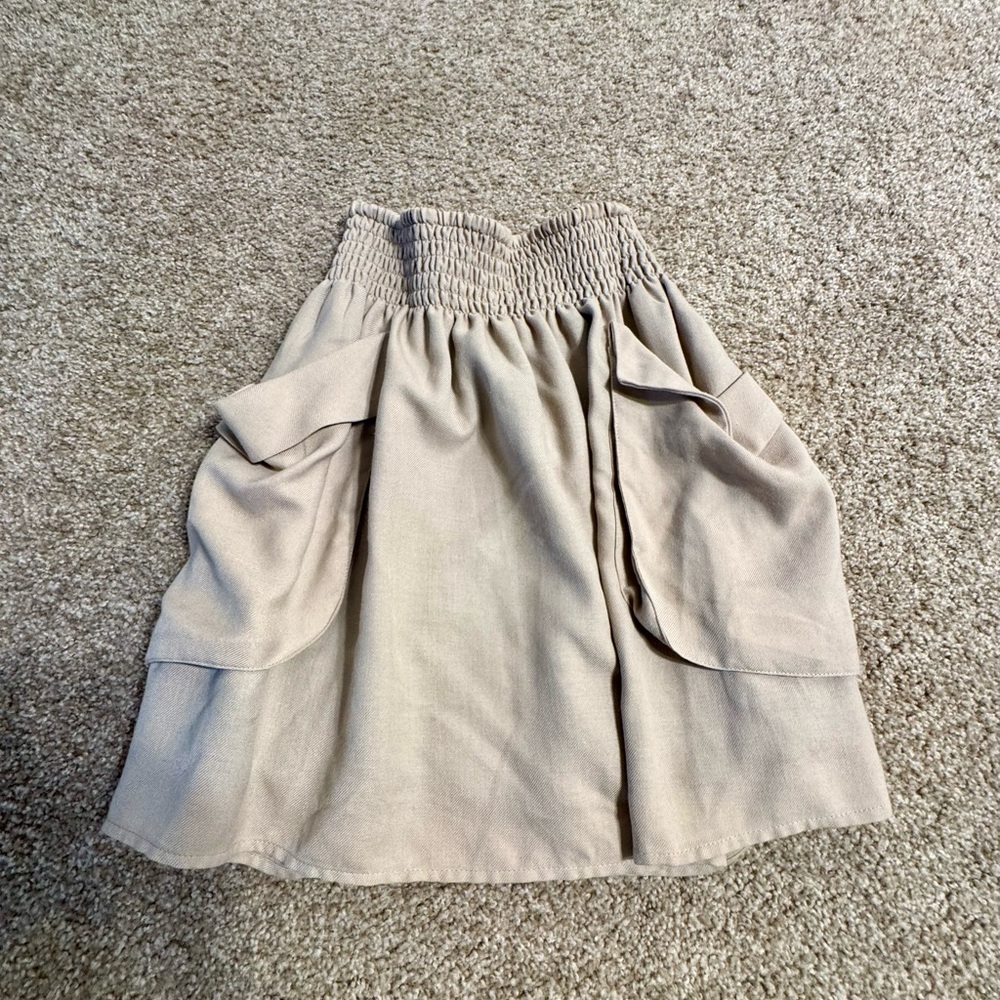 H&M  Beige Women's Skirt with Pockets XS